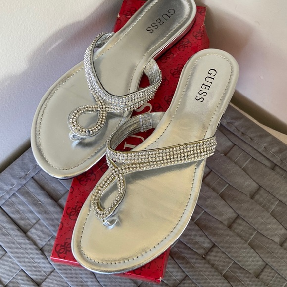 GUESS sandals - Picture 1 of 4